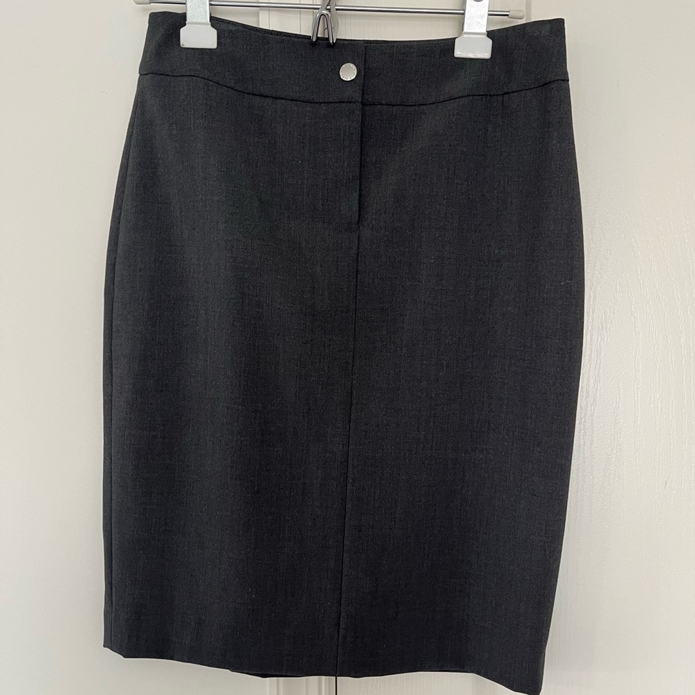 Gray pencil skirt